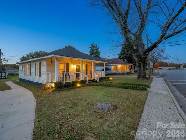 399 Woodlawn Street, Belmont, NC 28012