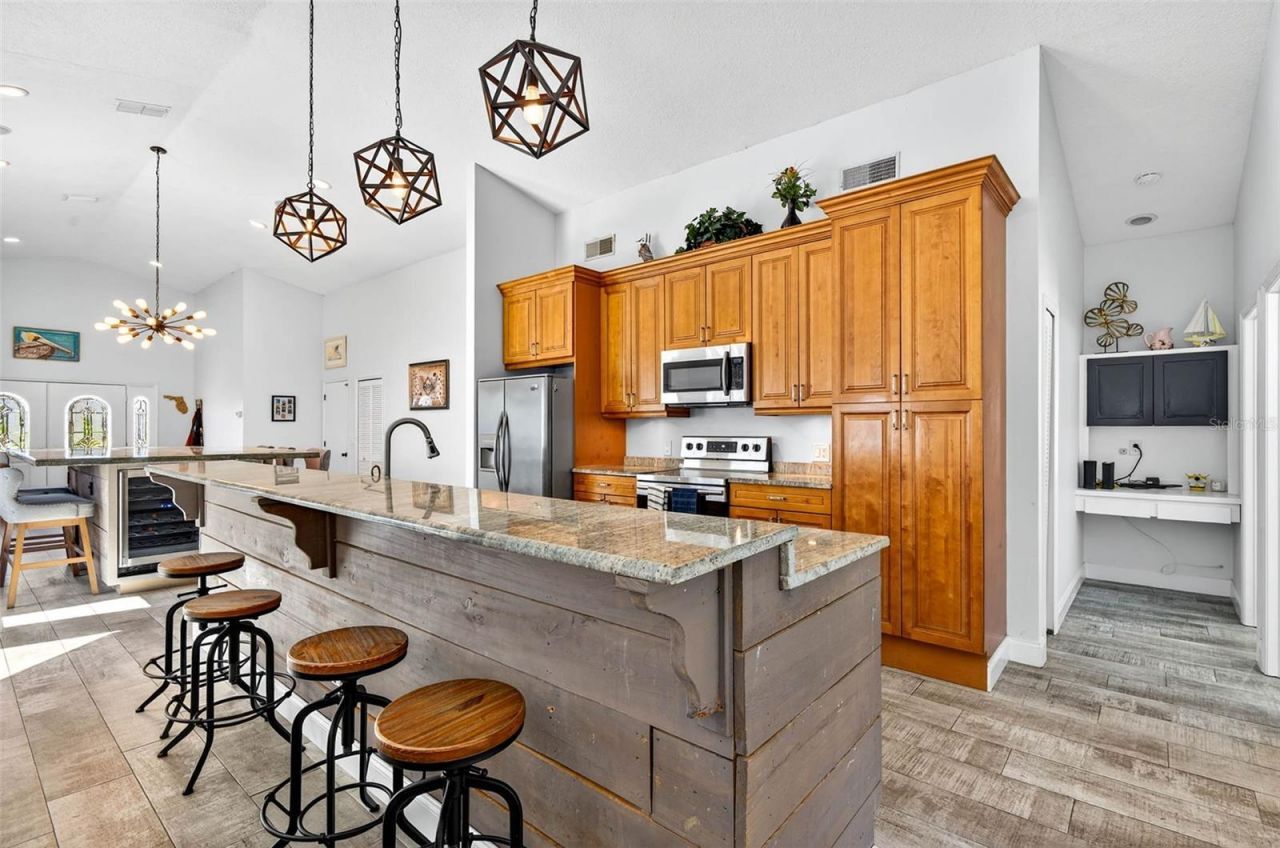 5282 White Sand Circle Ne, Saint Petersburg, FL 33703 Photo