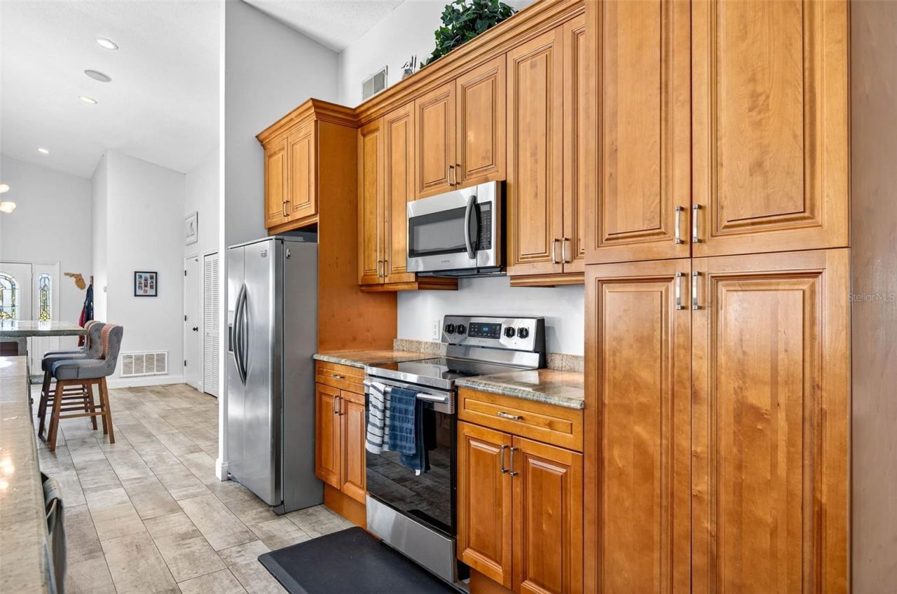 5282 White Sand Circle Ne, Saint Petersburg, FL 33703 Photo