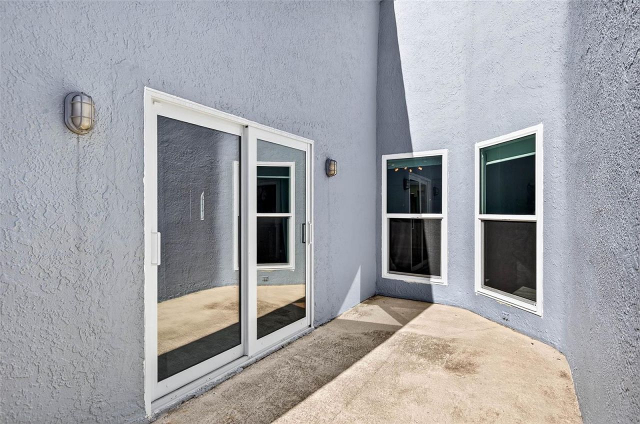 5282 White Sand Circle Ne, Saint Petersburg, FL 33703 Photo