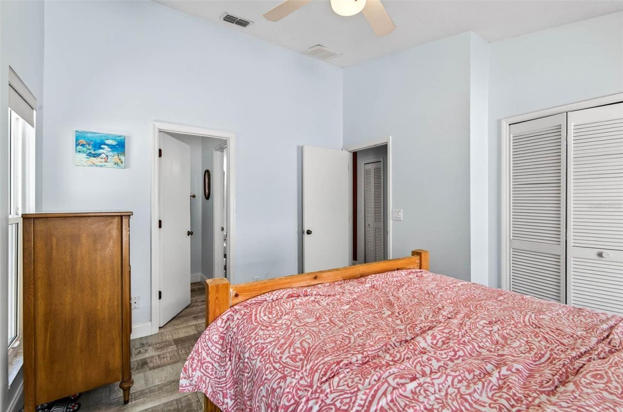 5282 White Sand Circle Ne, Saint Petersburg, FL 33703 Photo