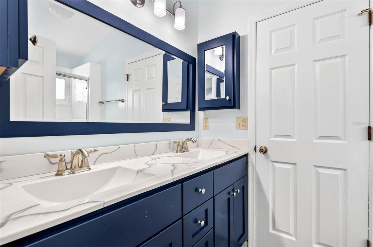 5282 White Sand Circle Ne, Saint Petersburg, FL 33703 Photo