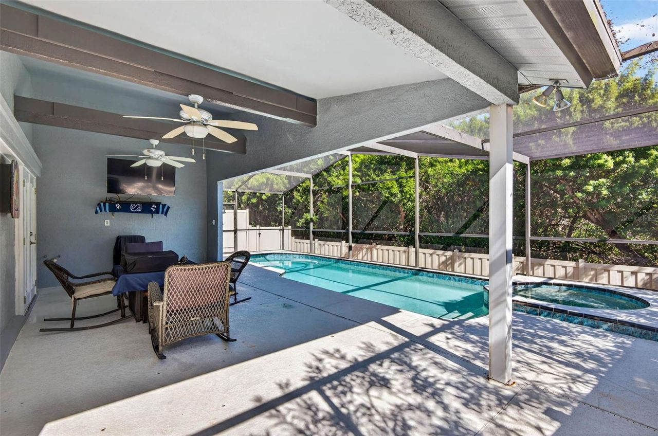 5282 White Sand Circle Ne, Saint Petersburg, FL 33703 Photo