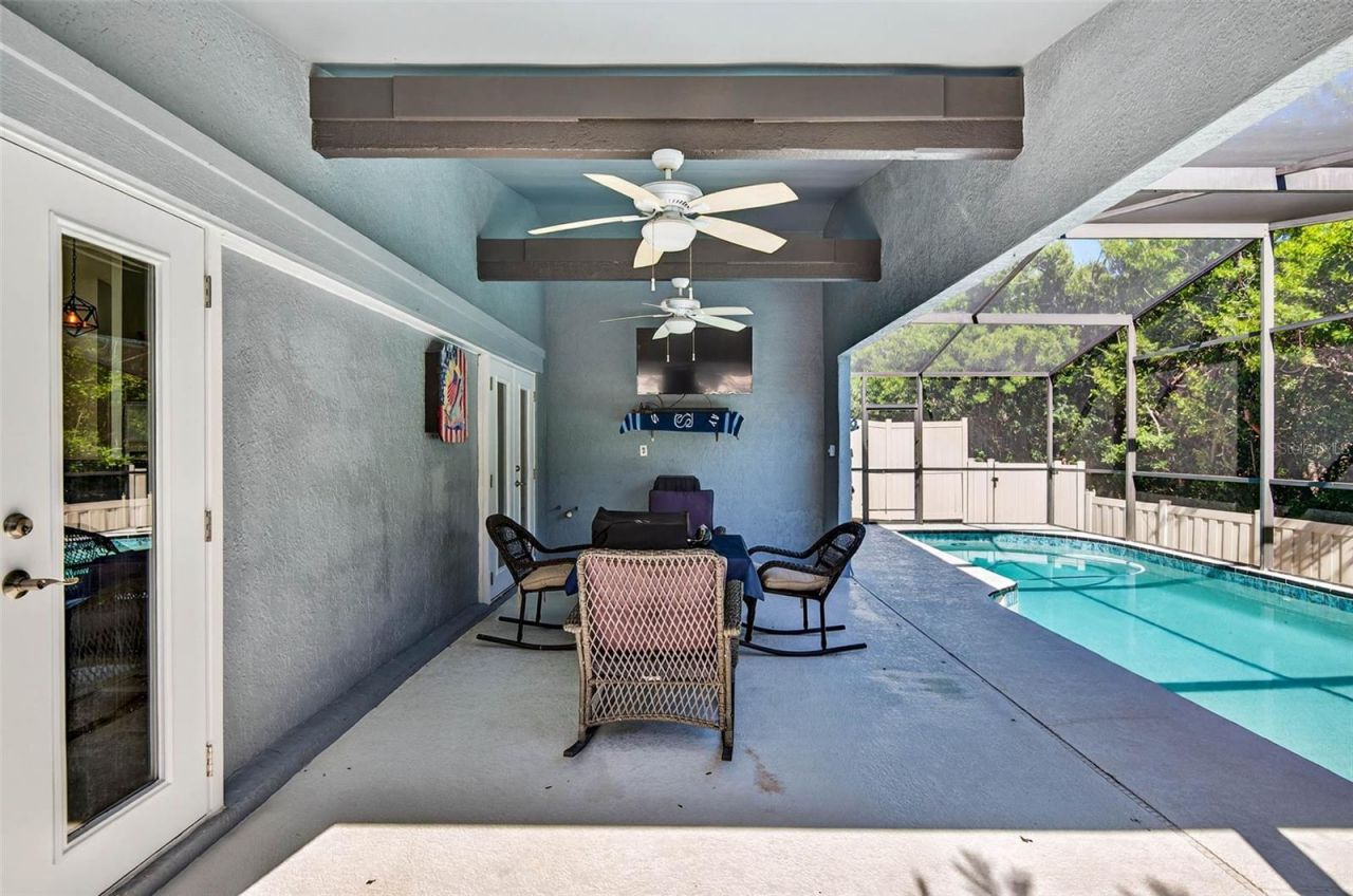 5282 White Sand Circle Ne, Saint Petersburg, FL 33703 Photo