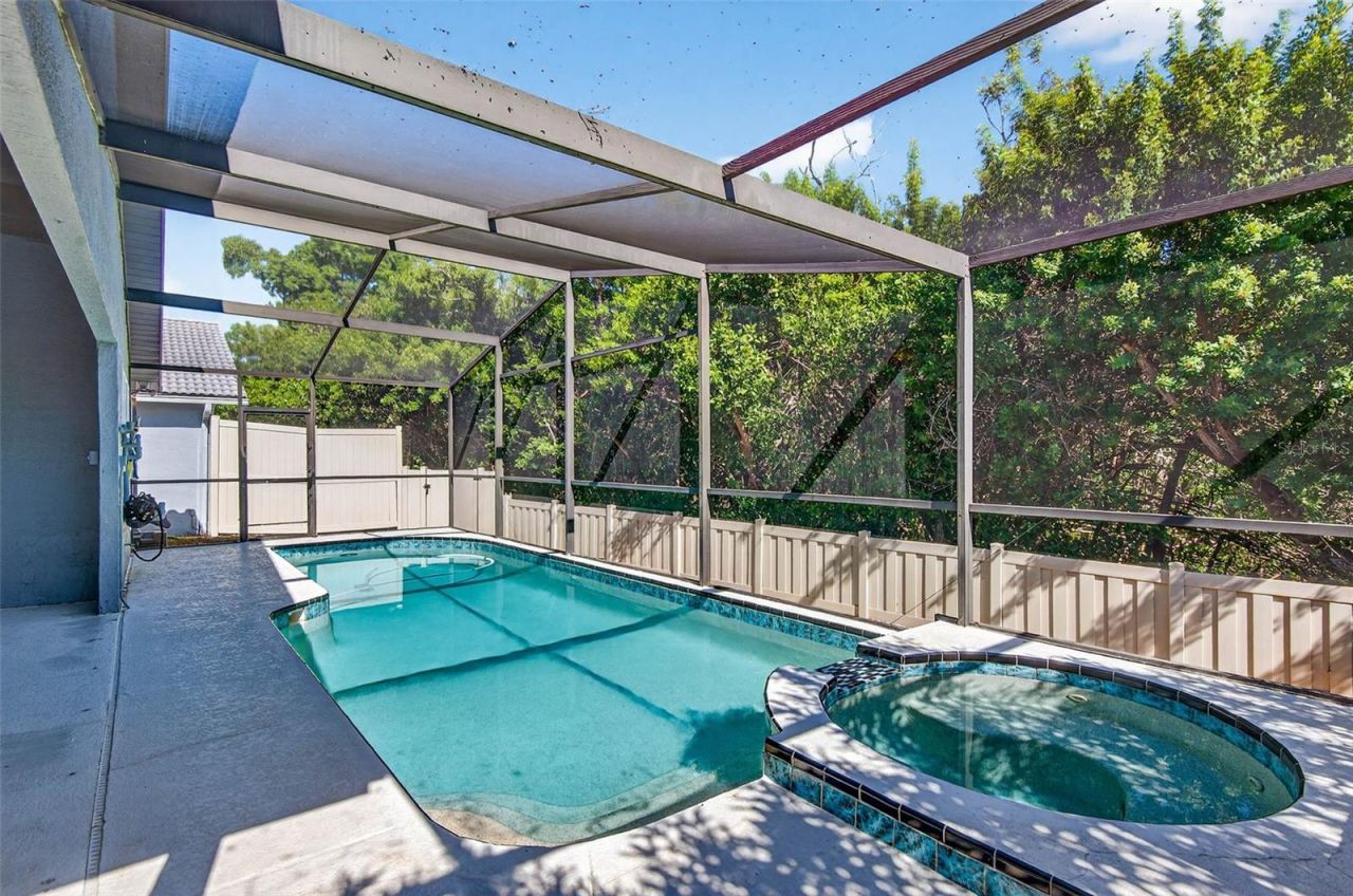 5282 White Sand Circle Ne, Saint Petersburg, FL 33703 Photo