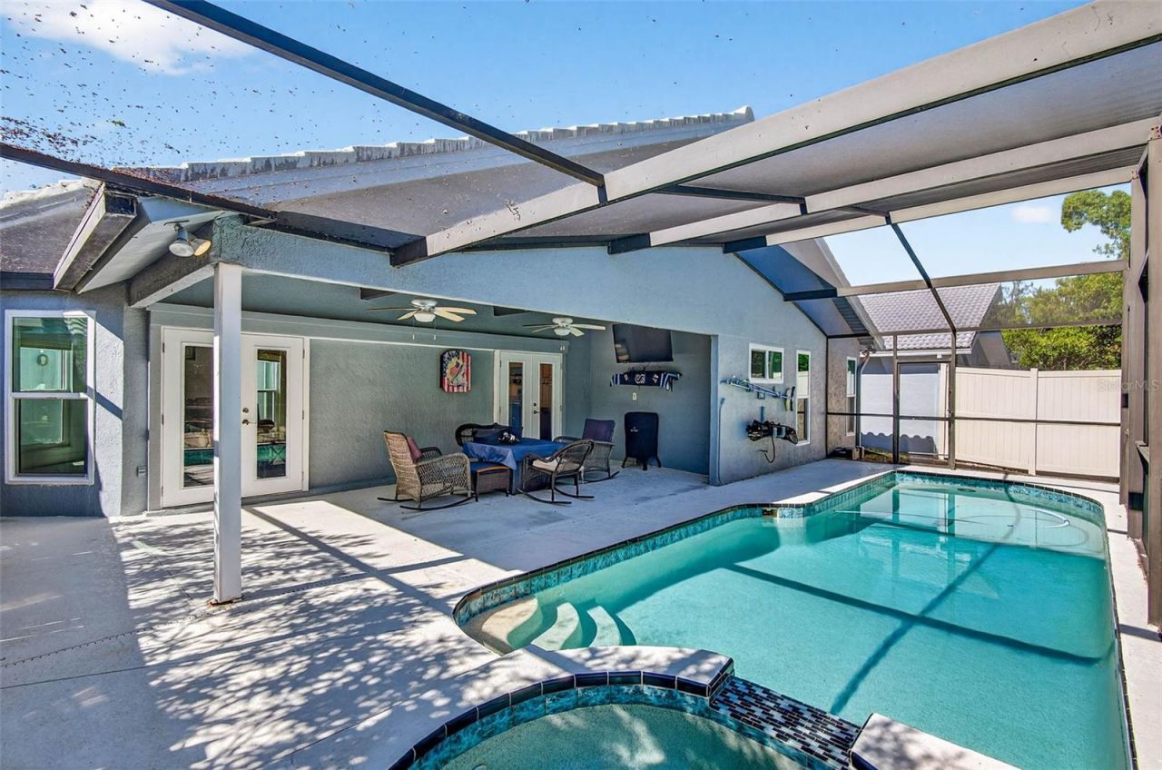 5282 White Sand Circle Ne, Saint Petersburg, FL 33703 Photo