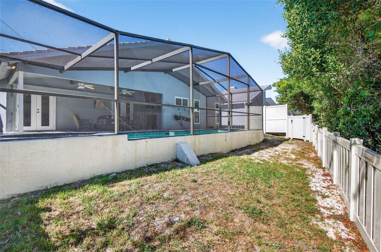 5282 White Sand Circle Ne, Saint Petersburg, FL 33703 Photo