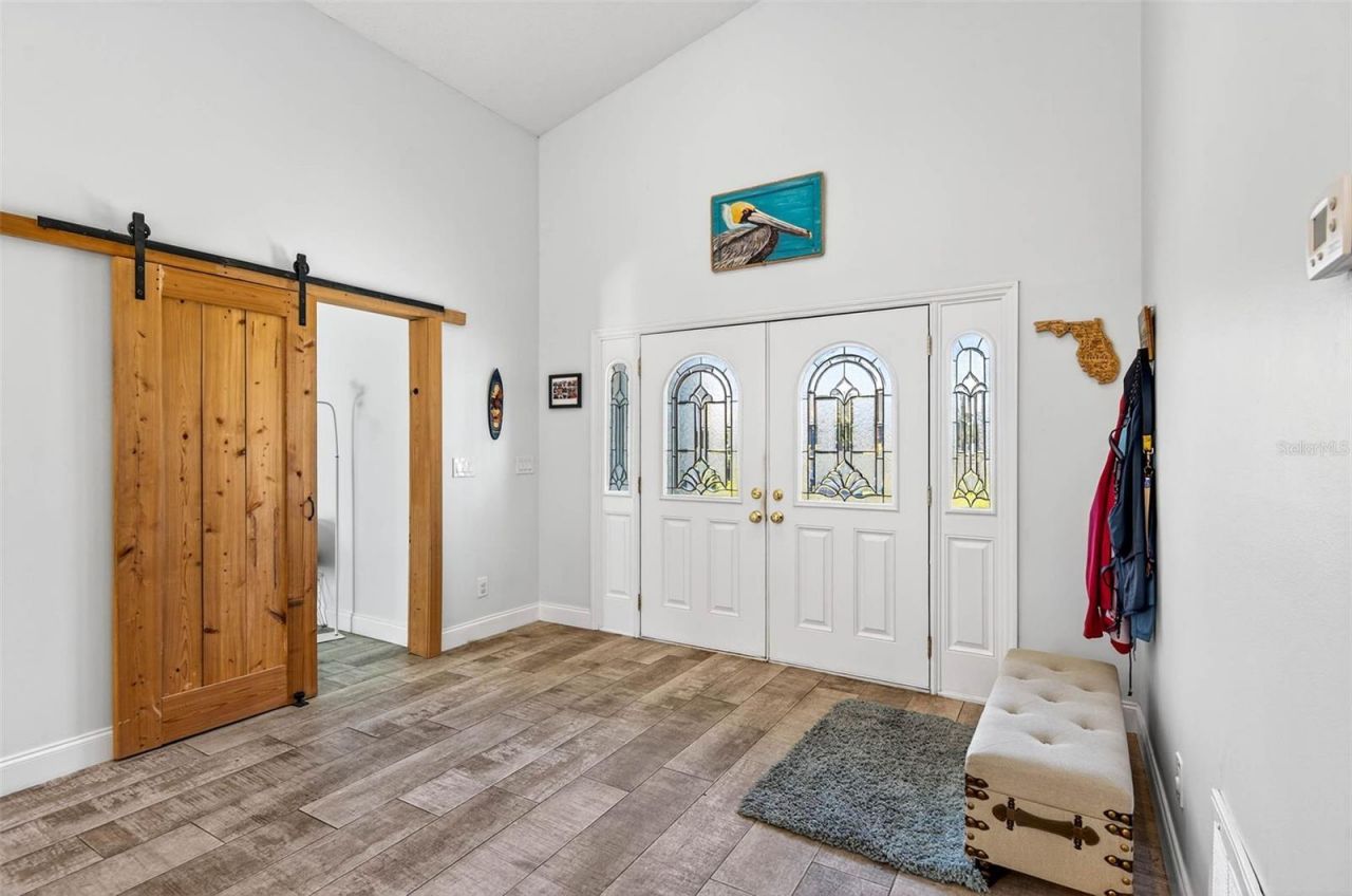 5282 White Sand Circle Ne, Saint Petersburg, FL 33703 Photo