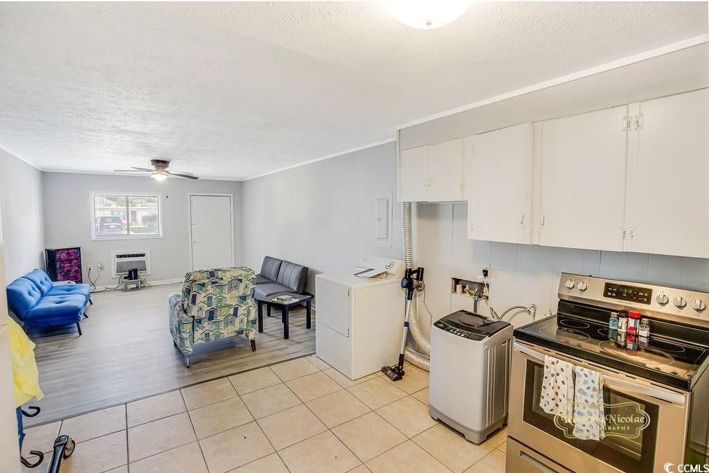 818 Bay St. Photo 17