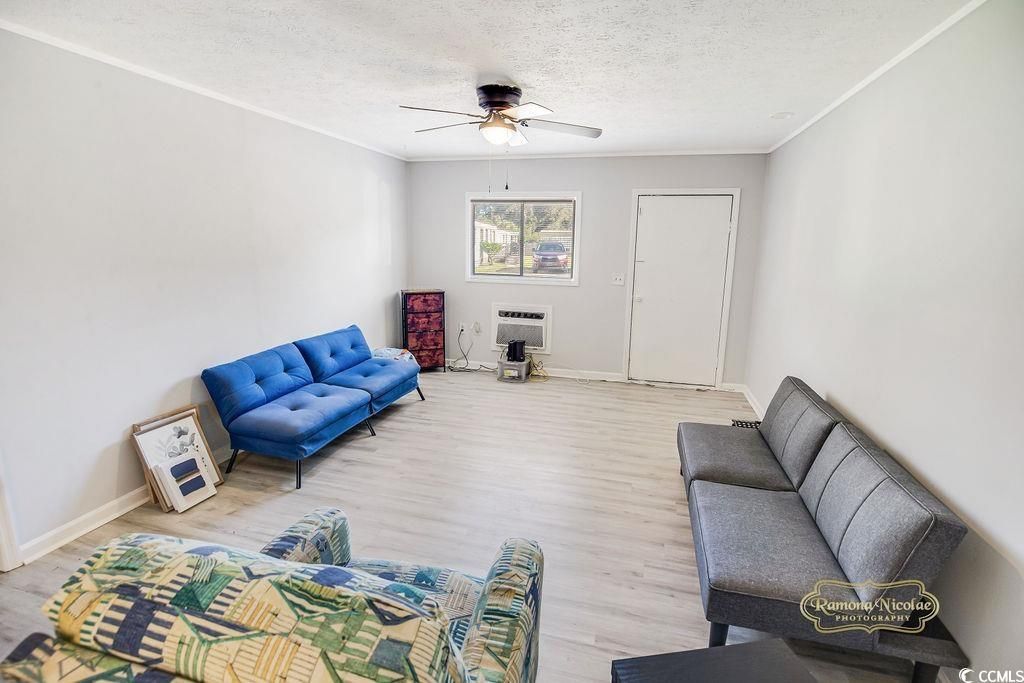 818 Bay St. Photo 18