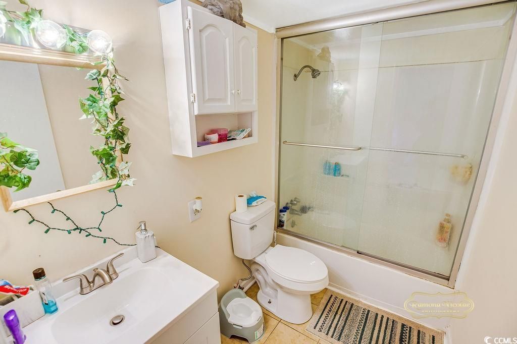 818 Bay St. Photo 38