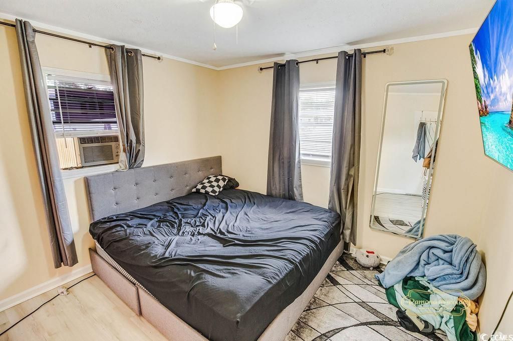 818 Bay St. Photo 39