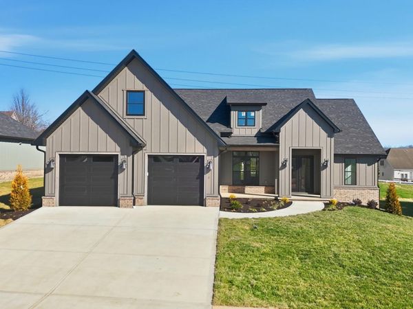 24 Glaze Farm Way, Johnson City, TN 37601