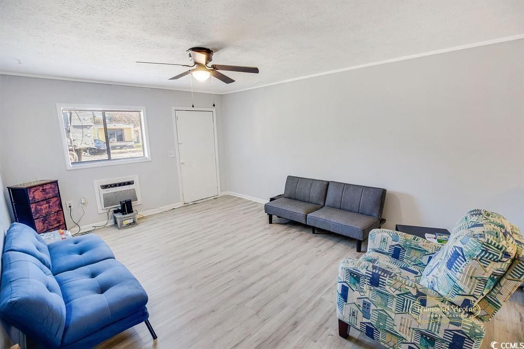 831 Bay St. Photo 11