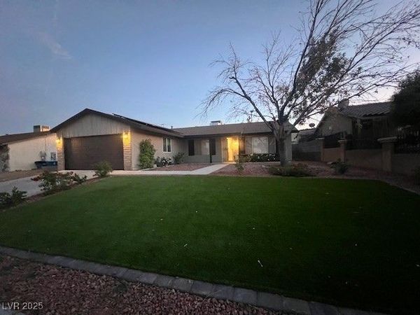 5921 San Fernando Drive, Las Vegas, NV 89108