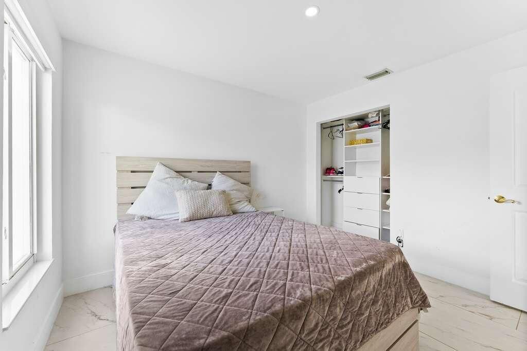 112 Parkwood Drive, Royal Palm Beach, FL 33411 Photo