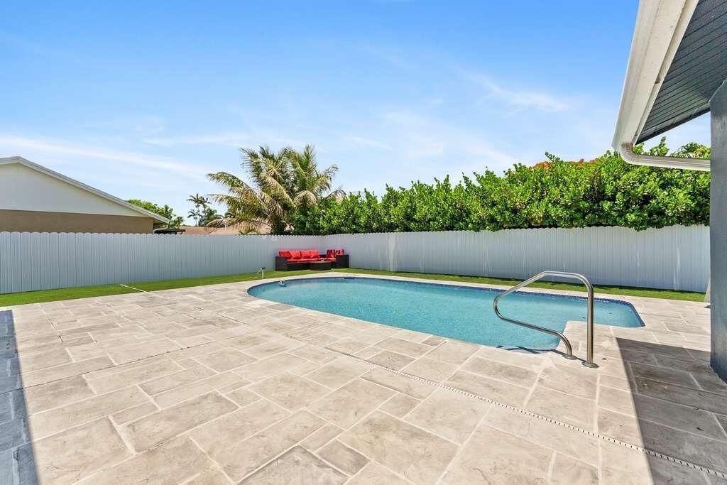 112 Parkwood Drive, Royal Palm Beach, FL 33411 Photo