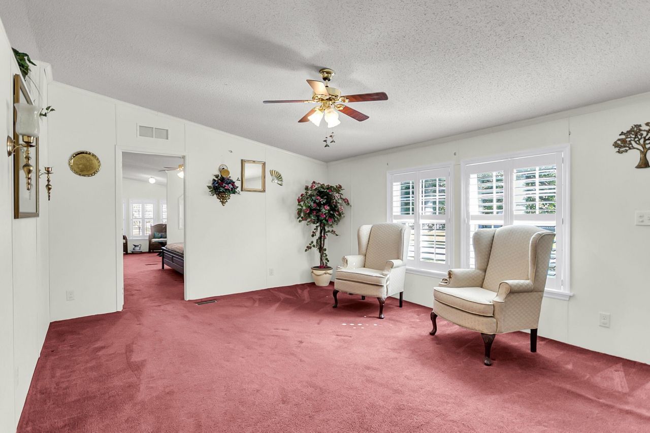 408 Treeline Drive Photo 10