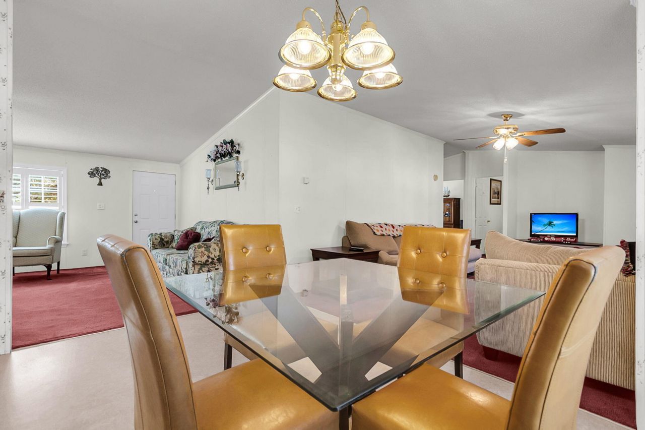 408 Treeline Drive Photo 14