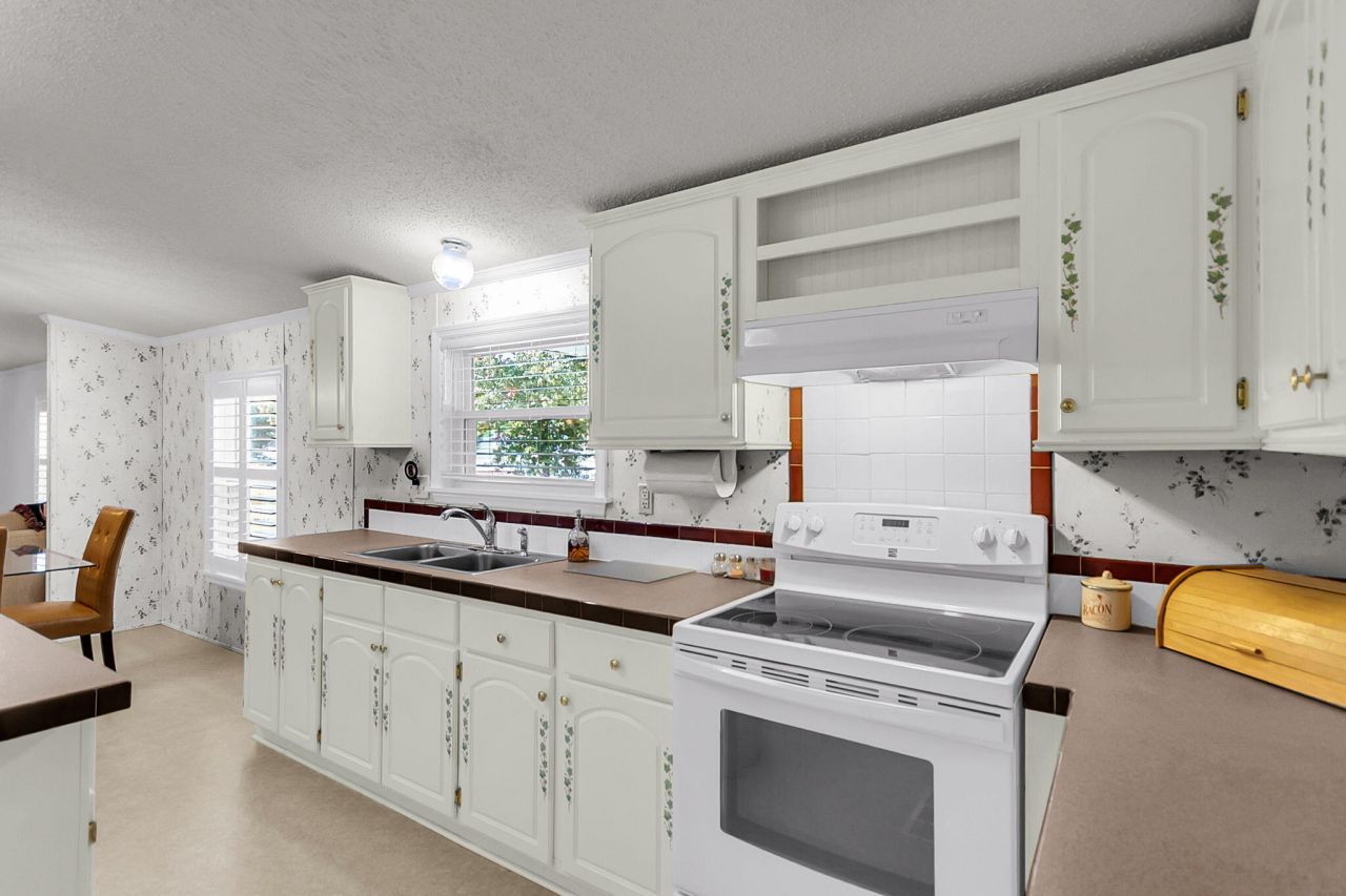 408 Treeline Drive Photo 16