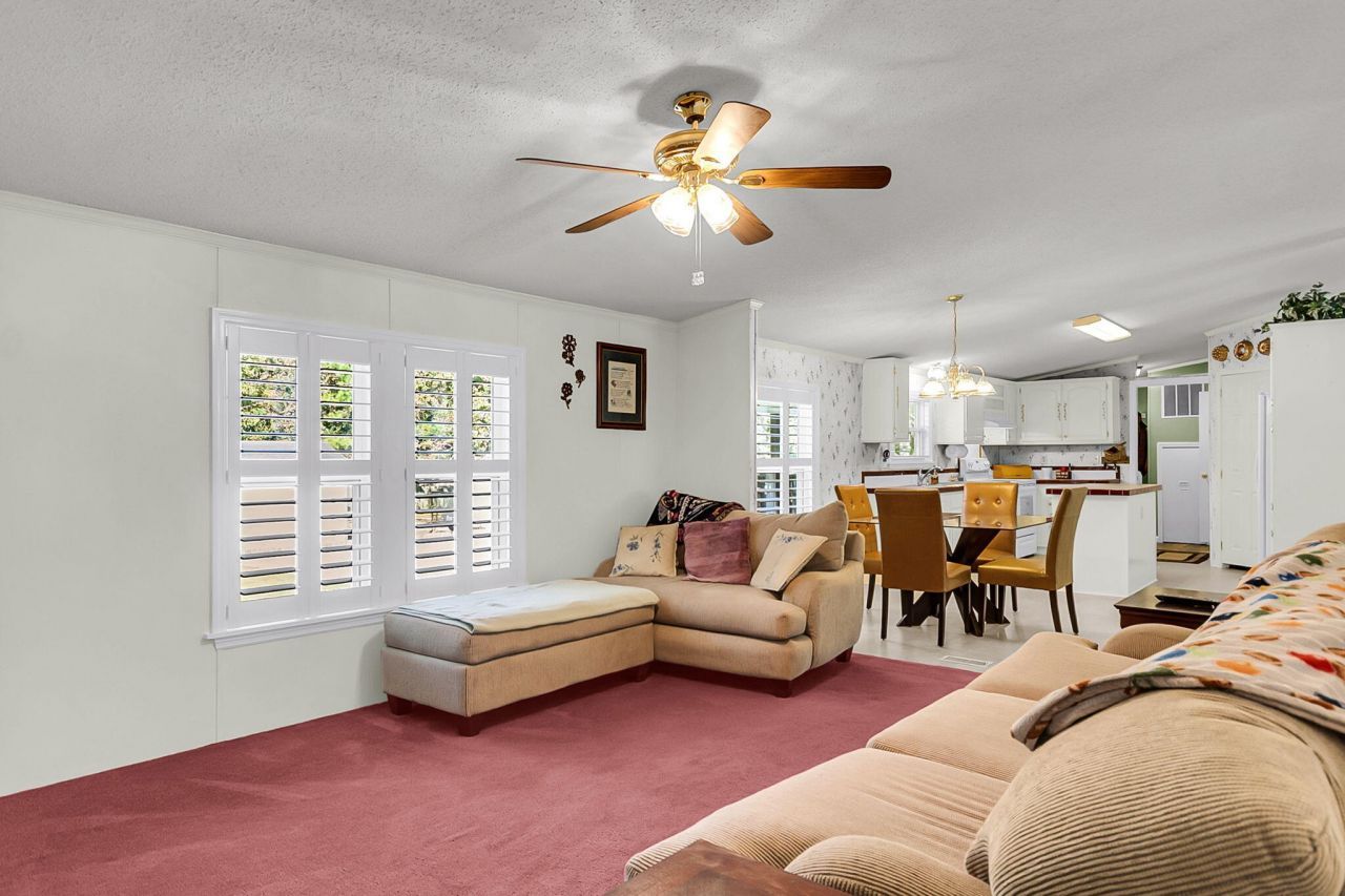 408 Treeline Drive Photo 23