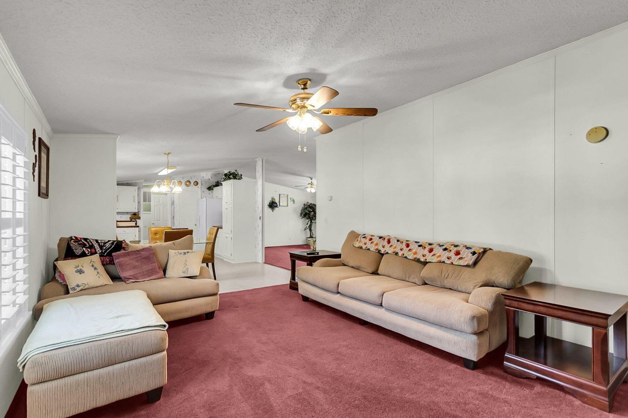 408 Treeline Drive Photo 24