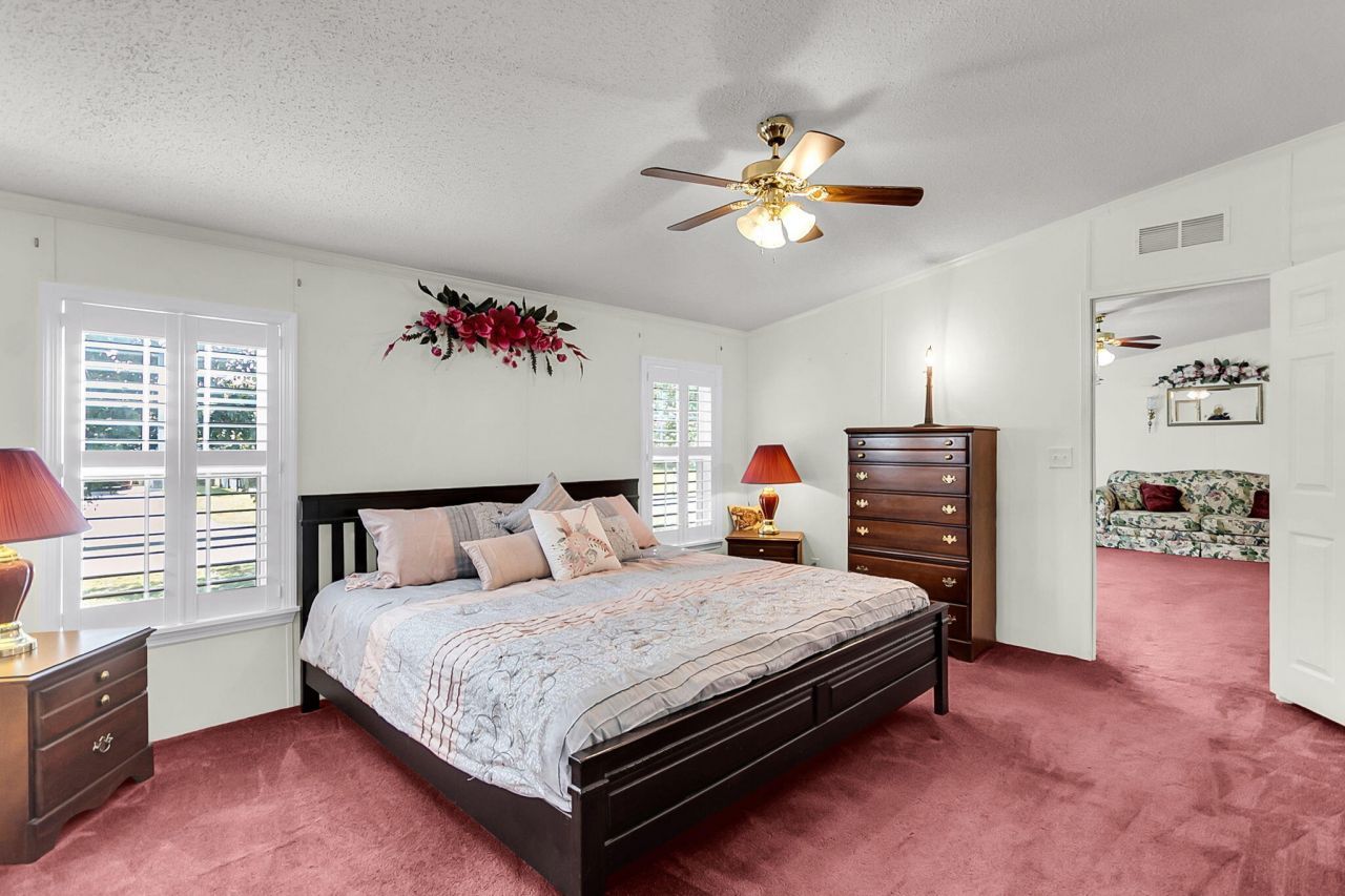 408 Treeline Drive Photo 26