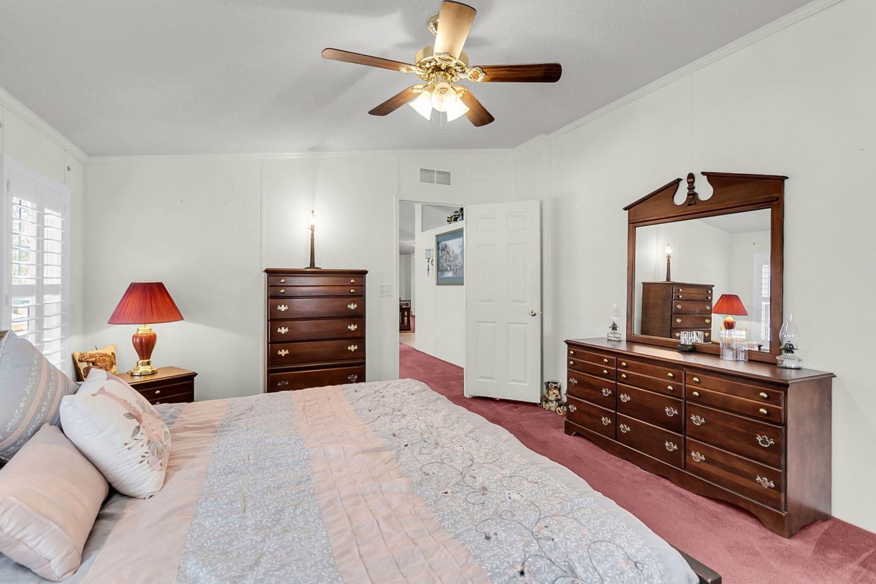 408 Treeline Drive Photo 33