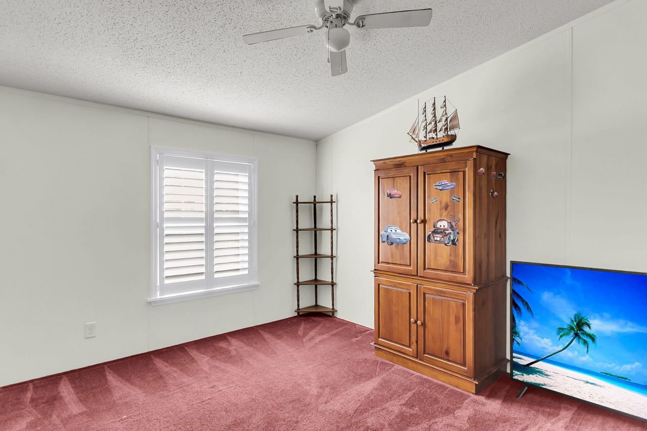 408 Treeline Drive Photo 37