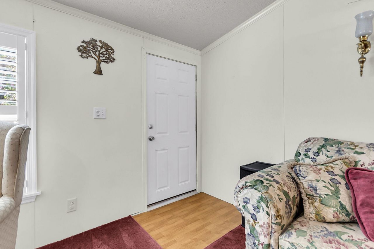 408 Treeline Drive Photo 7