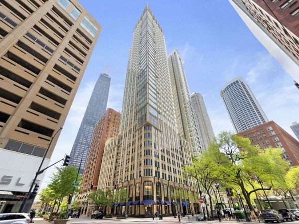 57 E Delaware Place, Chicago, IL 60611