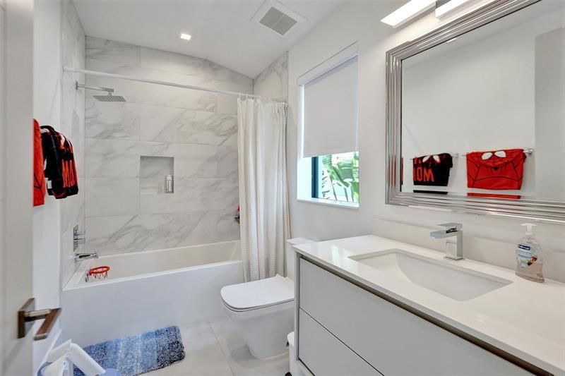 1111 SE 9th Avenue, Fort Lauderdale, FL 33316 Photo