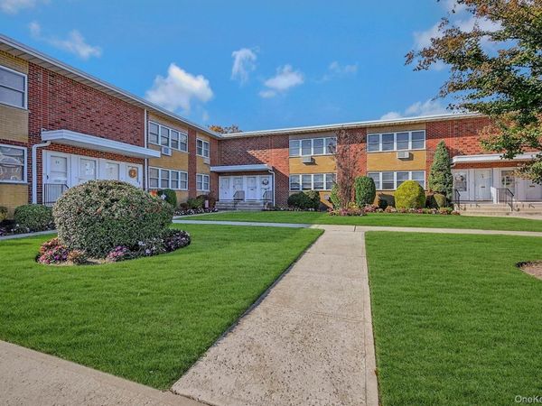 45 Farber Drive, Unit 45, West Babylon, NY 11704