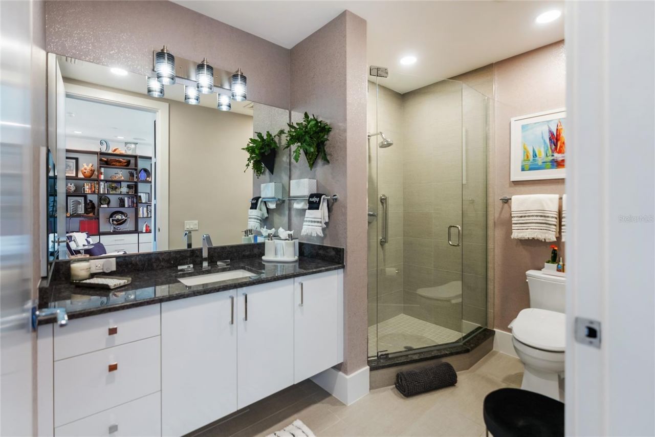 540 N Tamiami Trail, Unit 702, Sarasota, FL 34236 Photo