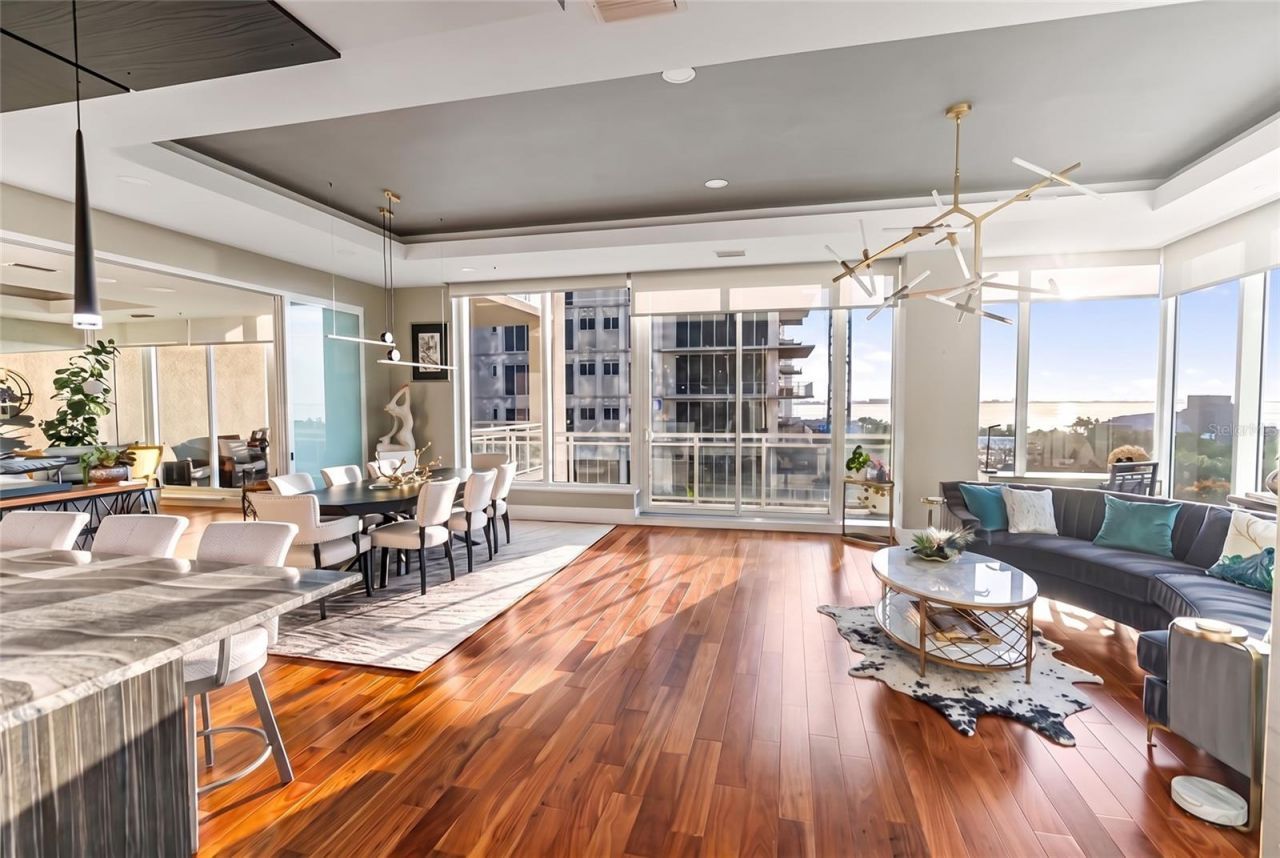 540 N Tamiami Trail, Unit 702, Sarasota, FL 34236 Photo