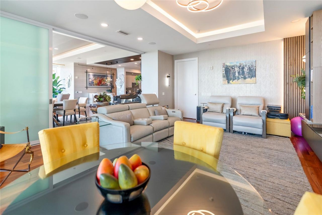 540 N Tamiami Trail, Unit 702, Sarasota, FL 34236 Photo