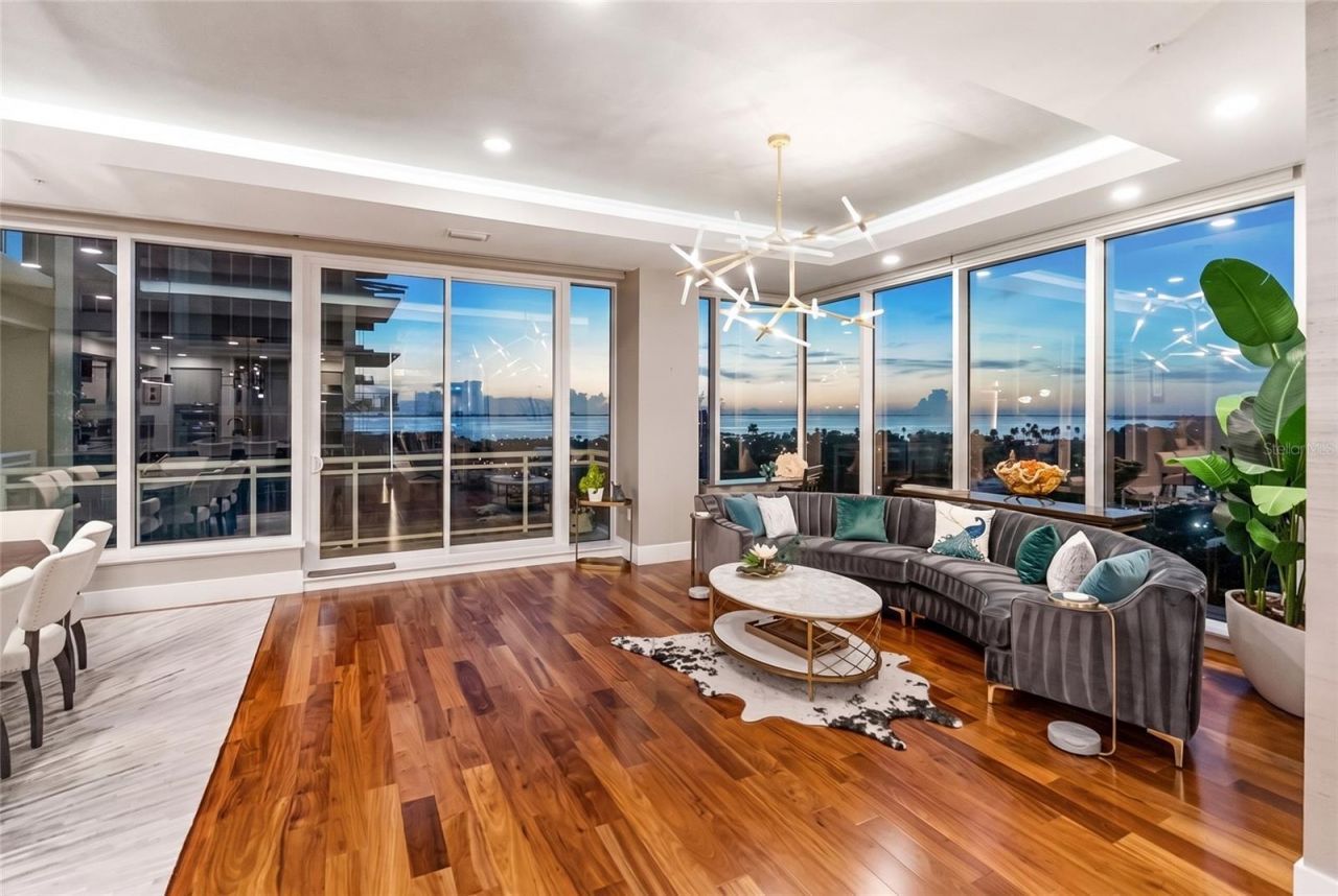 540 N Tamiami Trail, Unit 702, Sarasota, FL 34236 Photo