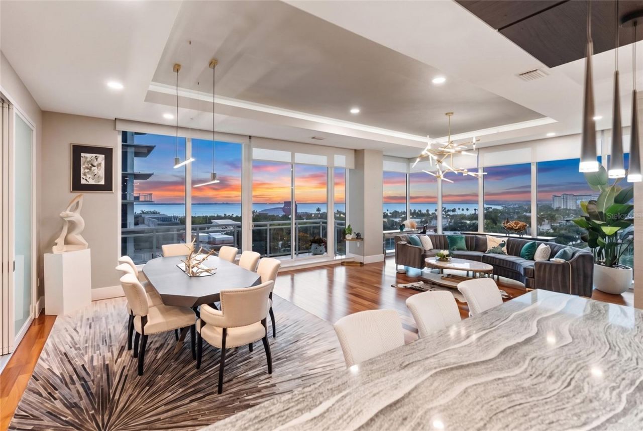 540 N Tamiami Trail, Unit 702, Sarasota, FL 34236 Photo