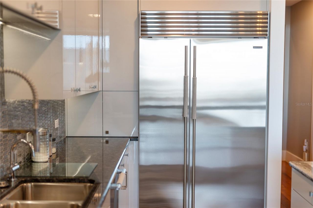 540 N Tamiami Trail, Unit 702, Sarasota, FL 34236 Photo