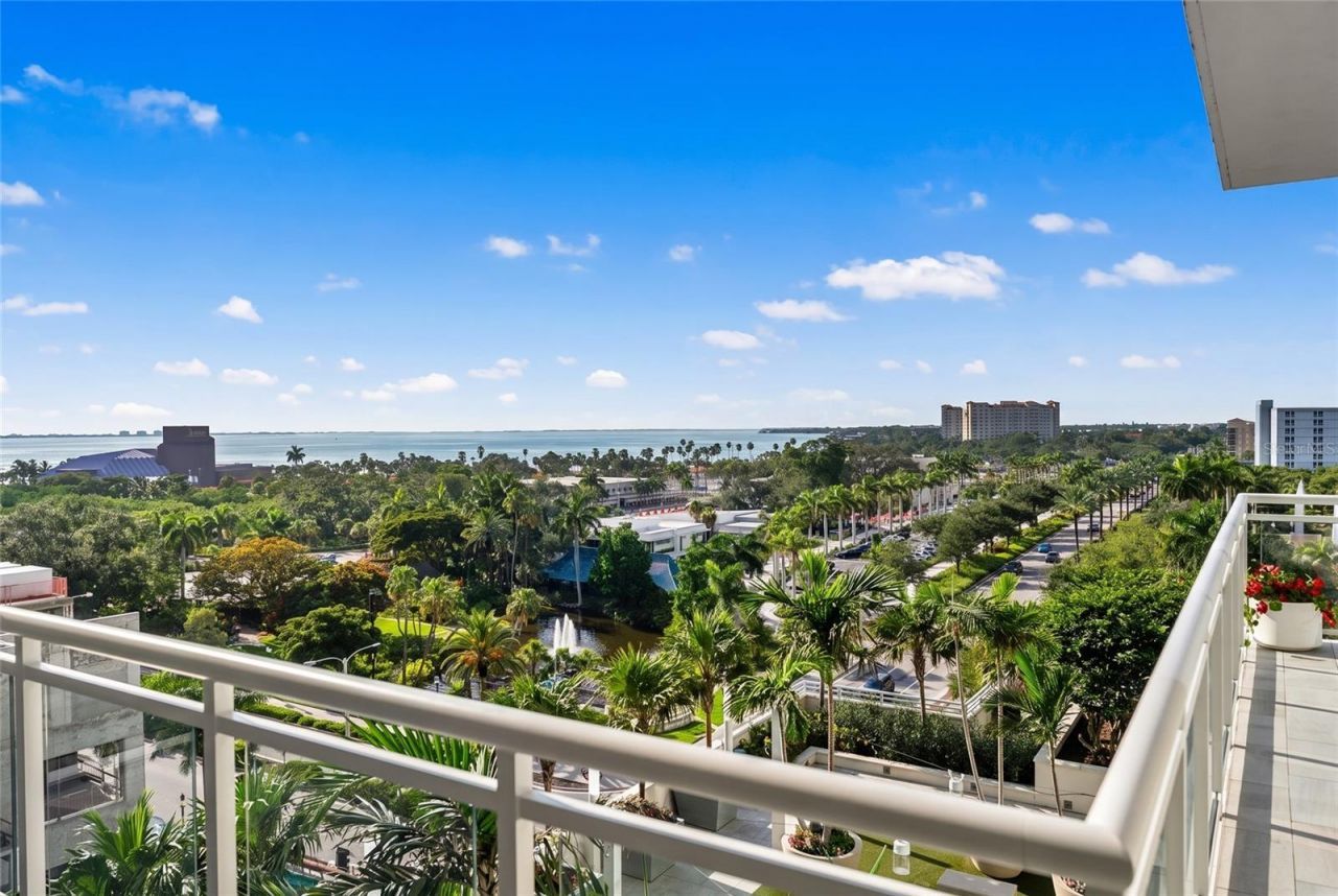 540 N Tamiami Trail, Unit 702, Sarasota, FL 34236 Photo