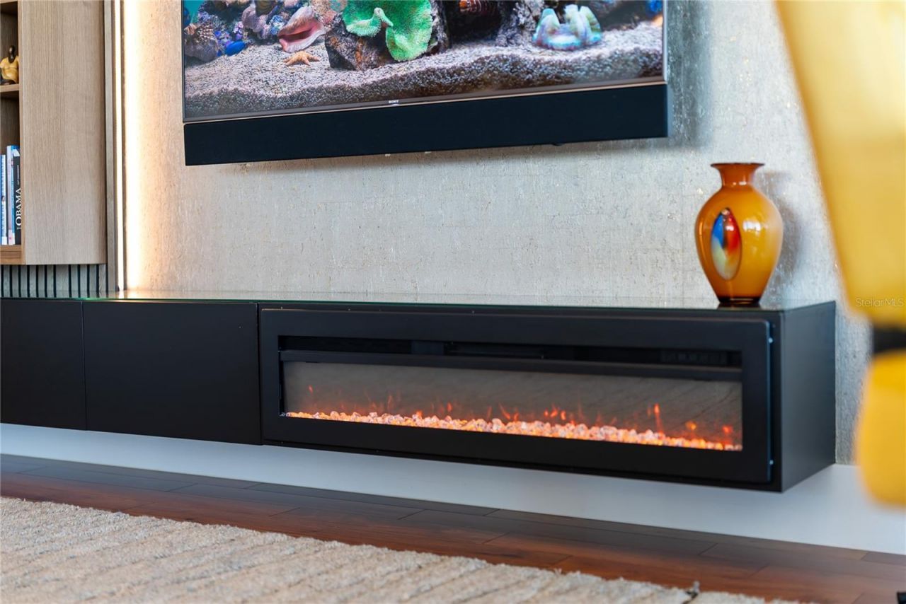 540 N Tamiami Trail, Unit 702, Sarasota, FL 34236 Photo