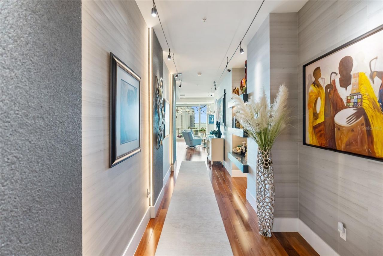 540 N Tamiami Trail, Unit 702, Sarasota, FL 34236 Photo