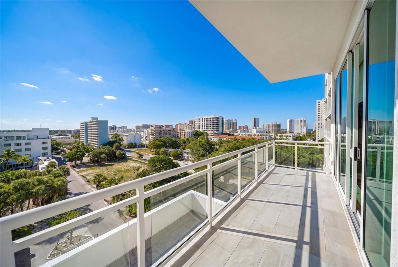 540 N Tamiami Trail, Unit 702, Sarasota, FL 34236 Photo