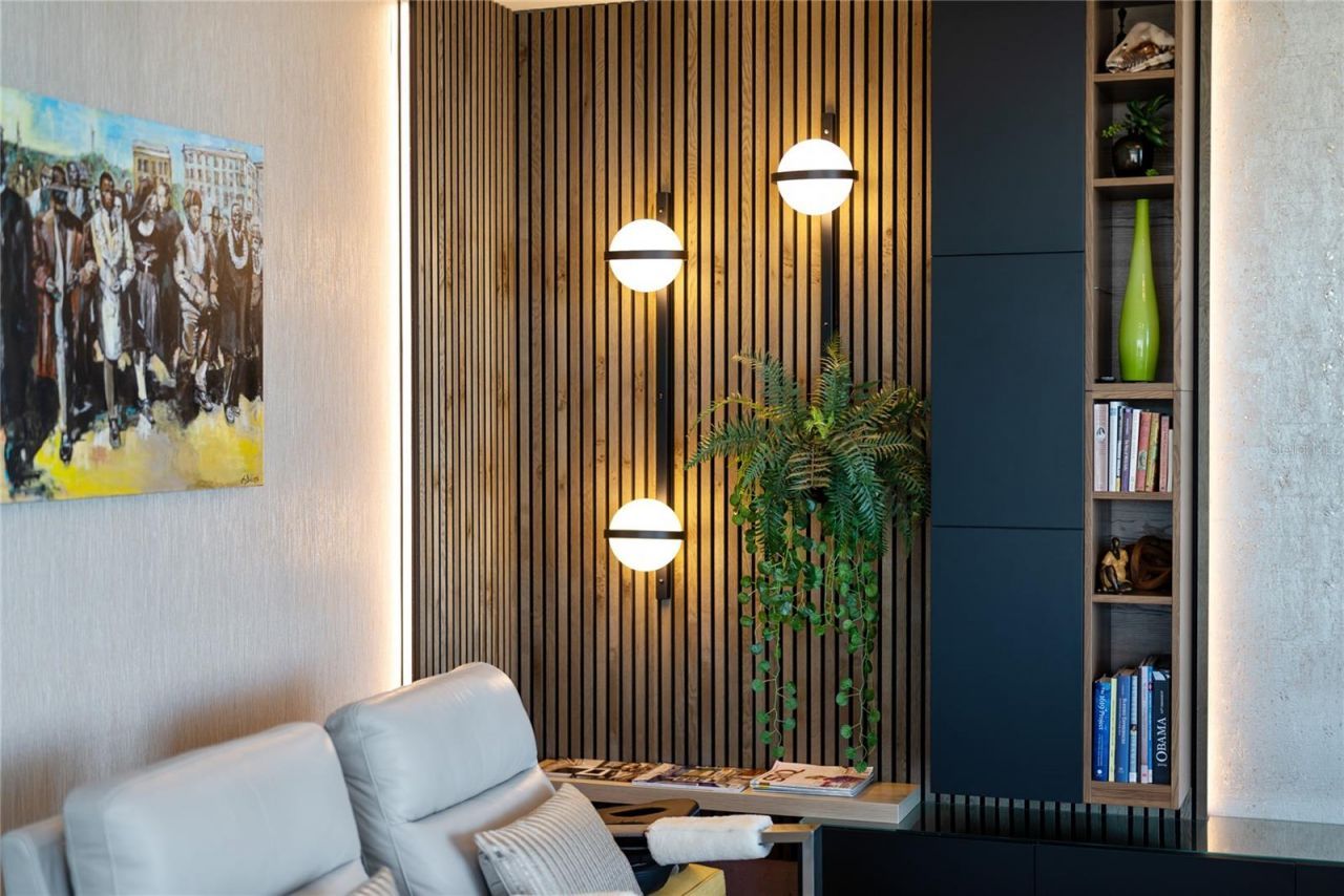 540 N Tamiami Trail, Unit 702, Sarasota, FL 34236 Photo