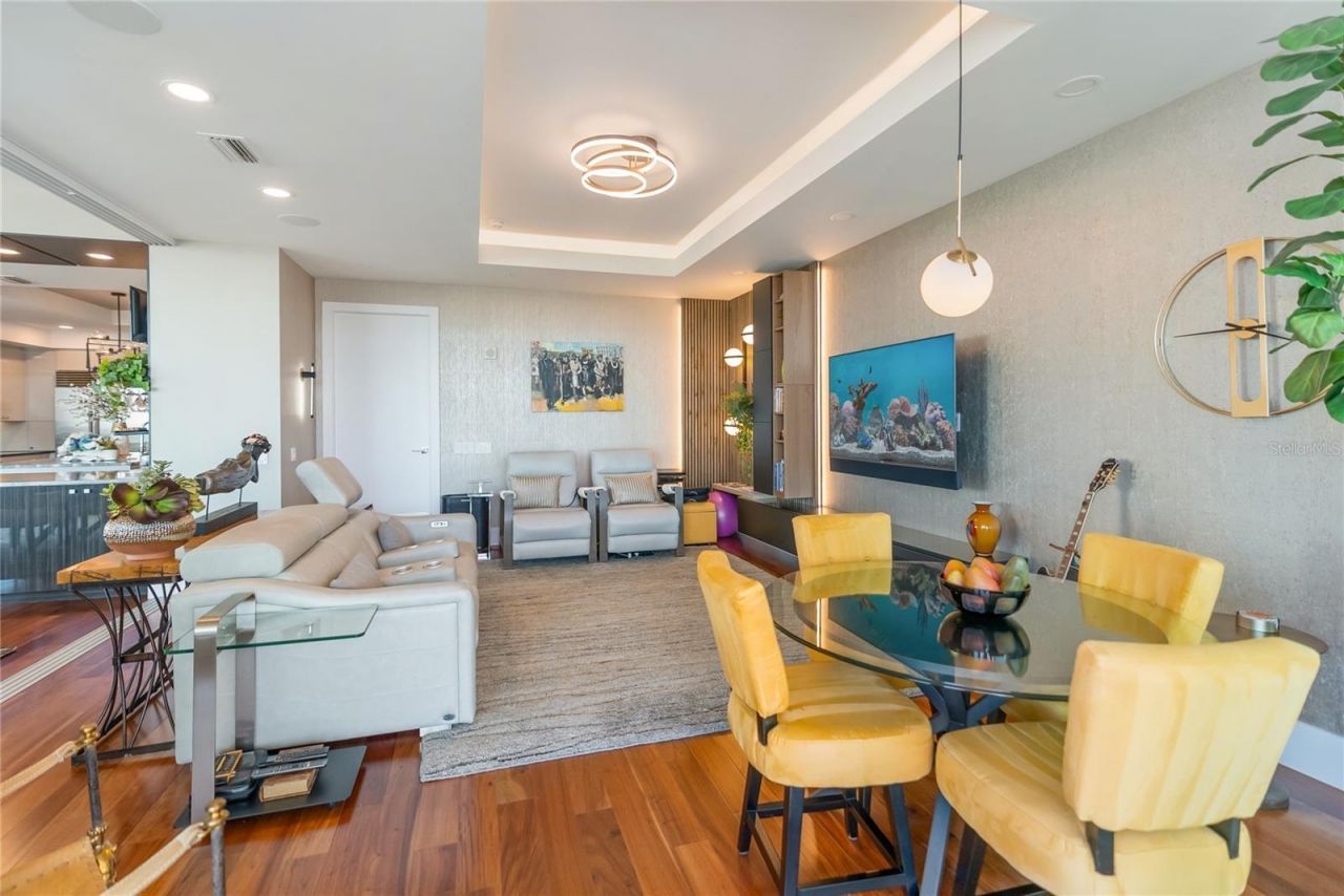 540 N Tamiami Trail, Unit 702, Sarasota, FL 34236 Photo