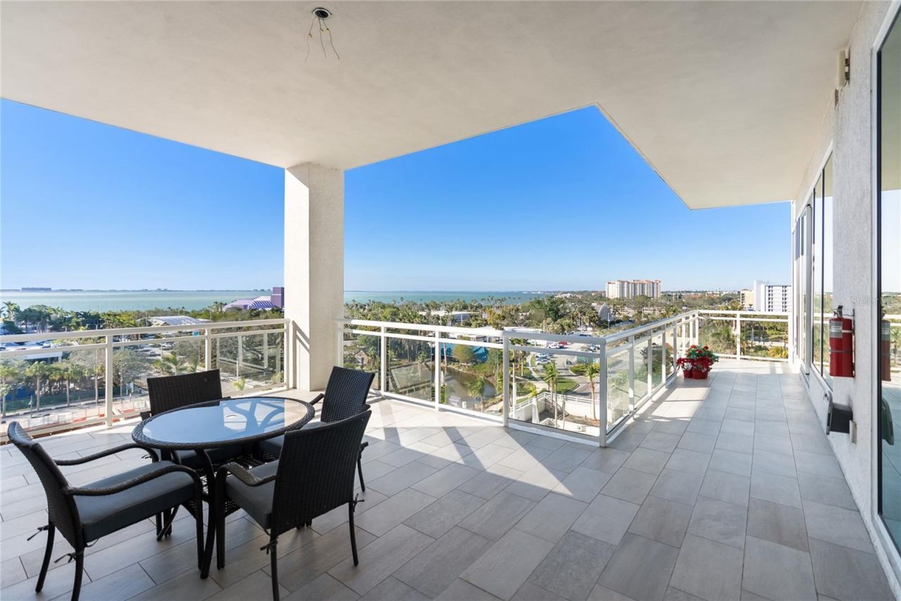 540 N Tamiami Trail, Unit 702, Sarasota, FL 34236 Photo