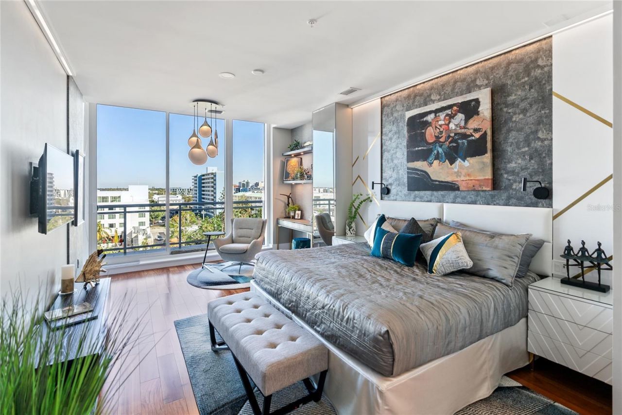 540 N Tamiami Trail, Unit 702, Sarasota, FL 34236 Photo