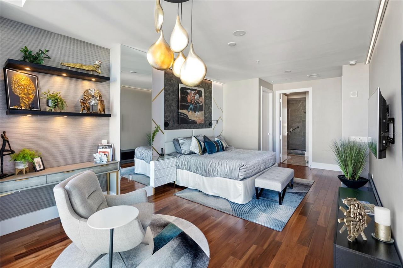 540 N Tamiami Trail, Unit 702, Sarasota, FL 34236 Photo