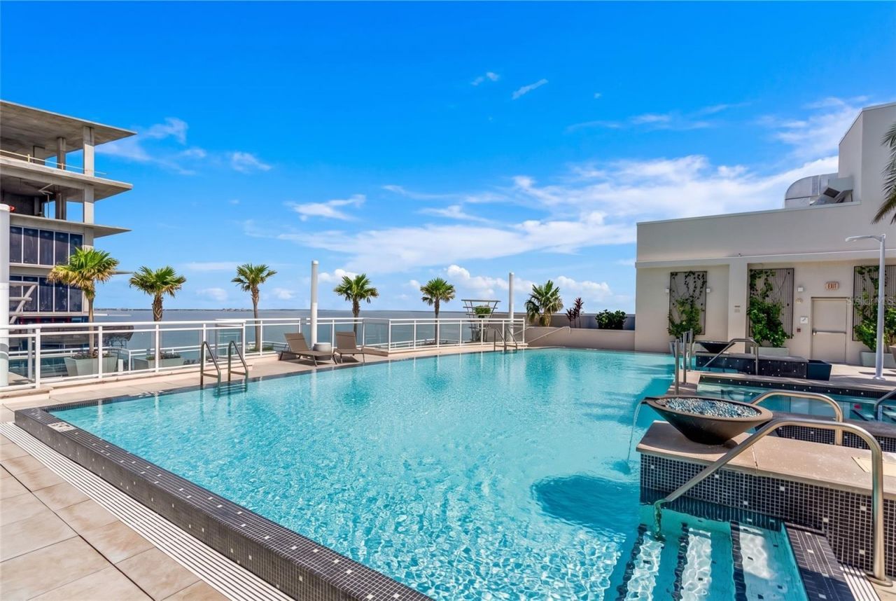 540 N Tamiami Trail, Unit 702, Sarasota, FL 34236 Photo