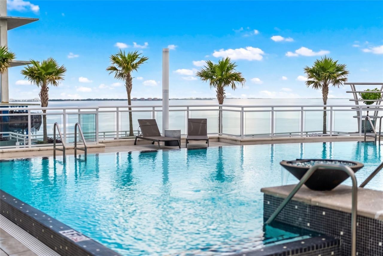 540 N Tamiami Trail, Unit 702, Sarasota, FL 34236 Photo